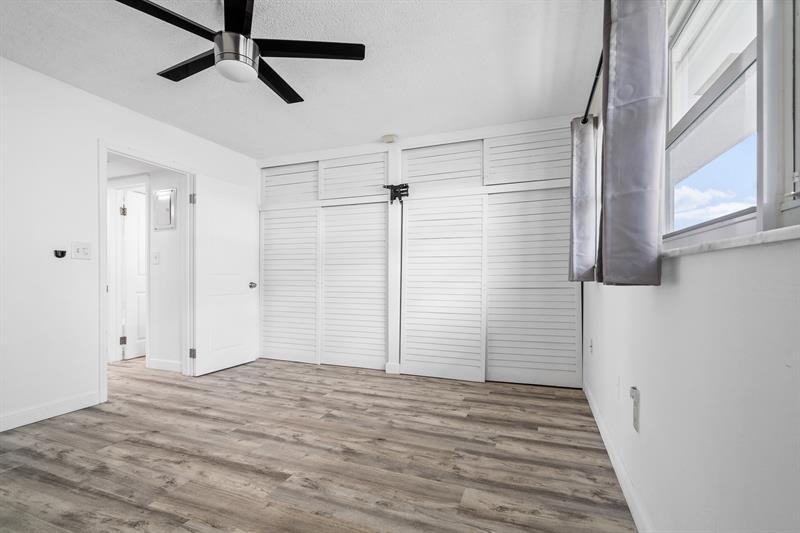Image 21 of 32 For 1110 Riverside Dr  20