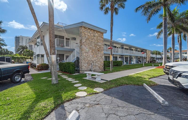 Image 3 of 32 For 1110 Riverside Dr  20