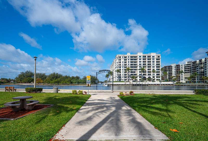 Image 31 of 32 For 1110 Riverside Dr  20