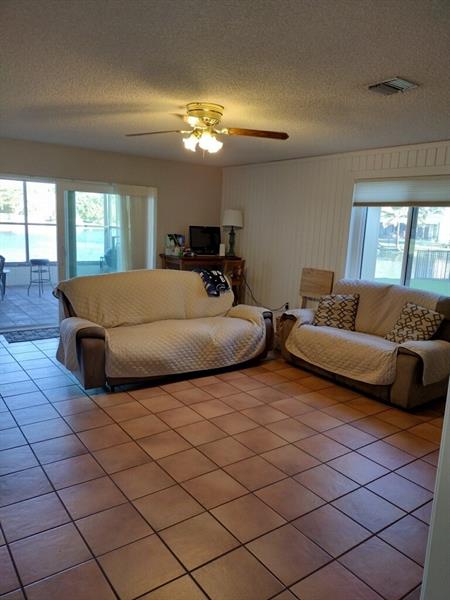 Image 10 of 30 For 14531 Hickory Ct