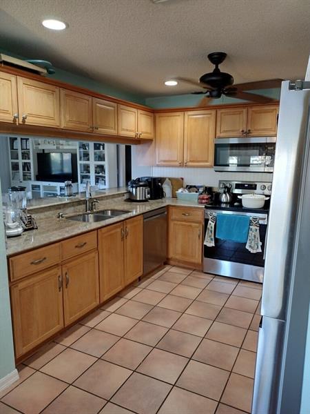 Image 6 of 30 For 14531 Hickory Ct