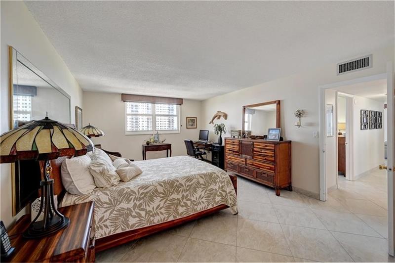 Image 19 of 34 For 1401 Ocean Dr  Ph3