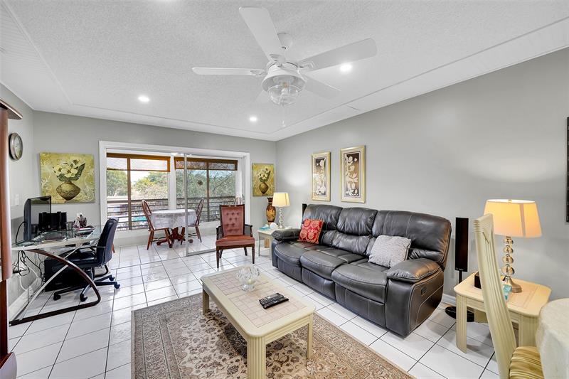 Image 13 of 28 For 9001 Sunrise Lakes Blvd  301
