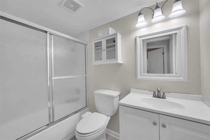 Image 6 of 28 For 9001 Sunrise Lakes Blvd  301