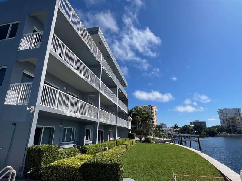 Image 3 of 24 For 1201 Riverside Dr  201