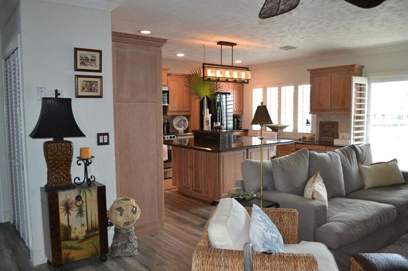 Image 4 of 24 For 1201 Riverside Dr  201
