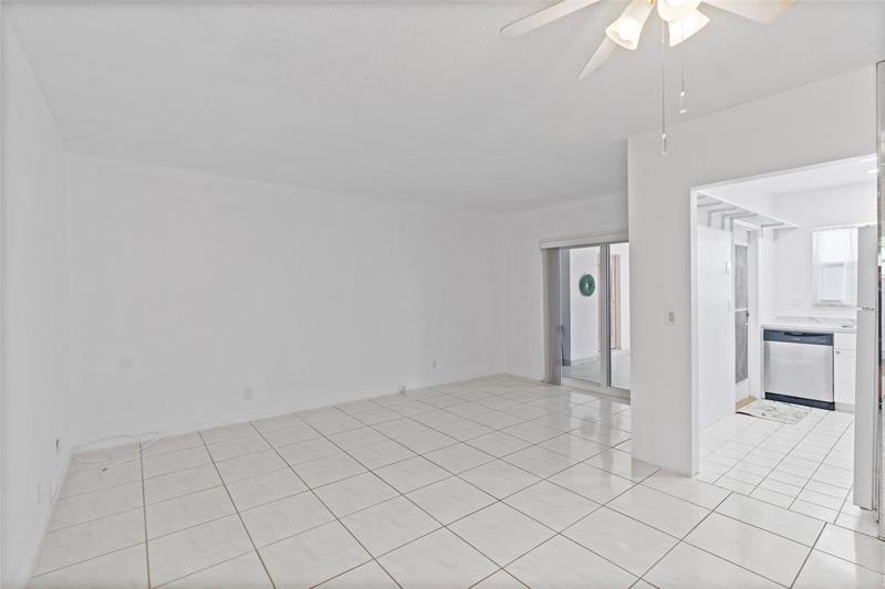 Image 17 of 29 For 721 Atlantic Shores  110