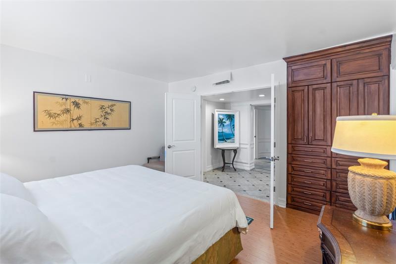 Image 11 of 30 For 3050 47th Ct  403