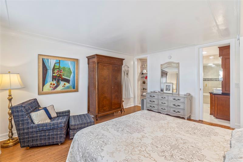 Image 15 of 30 For 3050 47th Ct  403