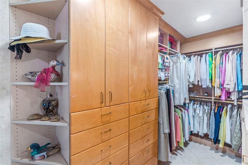 Image 16 of 30 For 3050 47th Ct  403