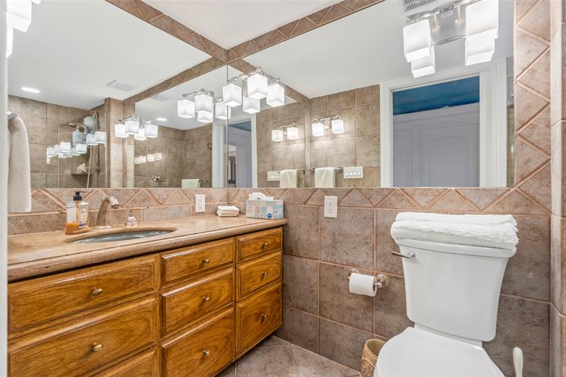 Image 17 of 30 For 3050 47th Ct  403