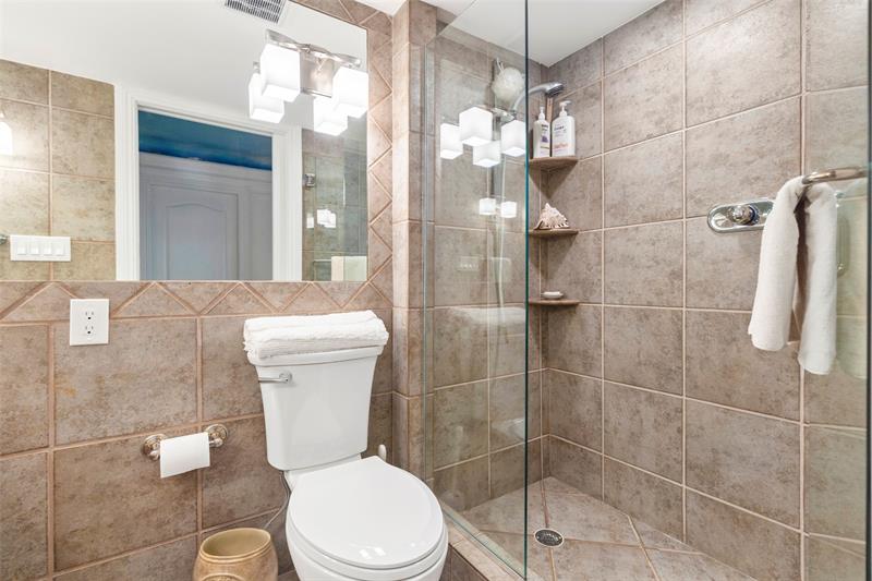 Image 18 of 30 For 3050 47th Ct  403