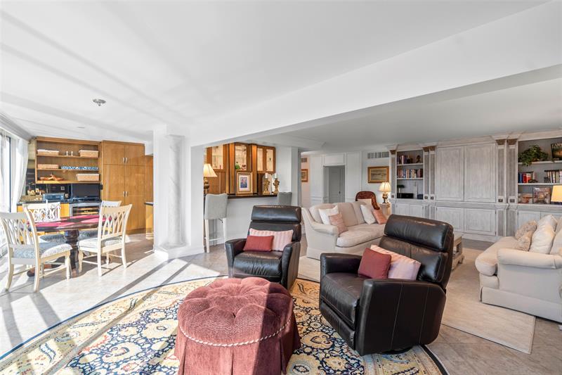 Image 21 of 30 For 3050 47th Ct  403