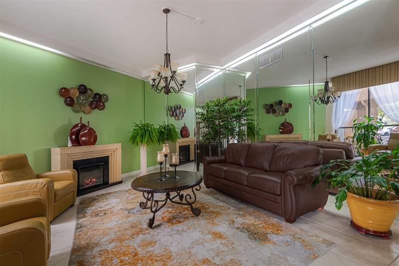 Image 2 of 28 For 1100 Saint Charles Pl  821