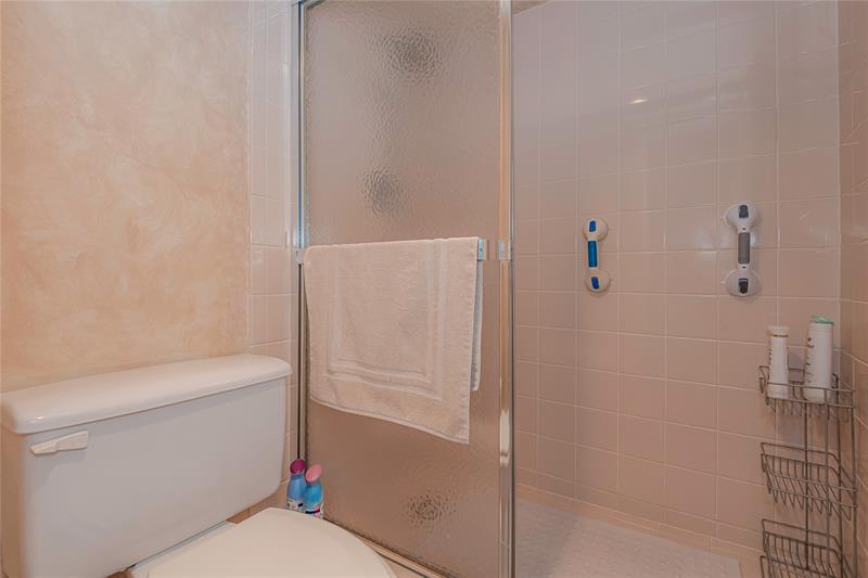 Image 26 of 28 For 1100 Saint Charles Pl  821