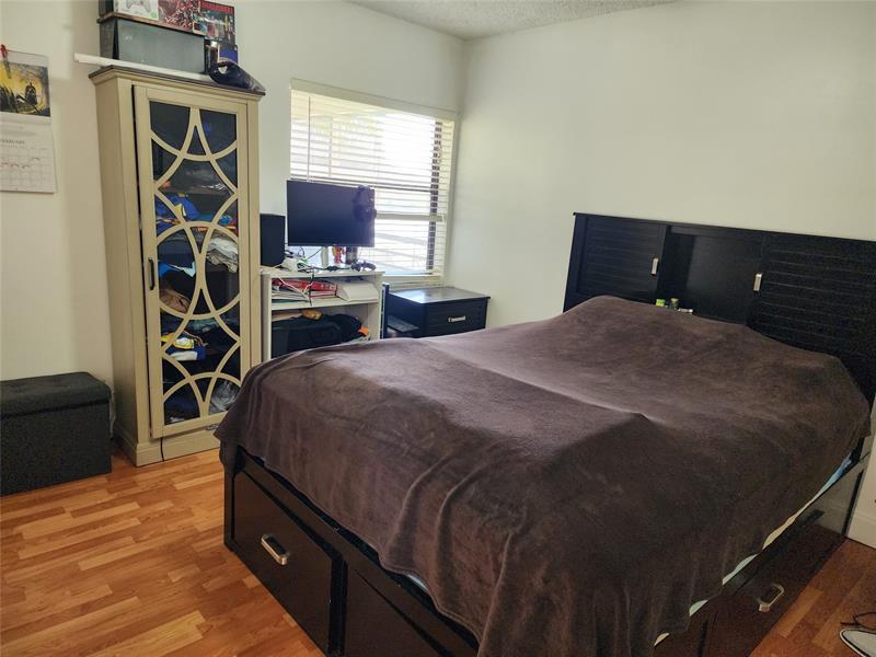 Image 24 of 32 For 11358 Taft St  11358
