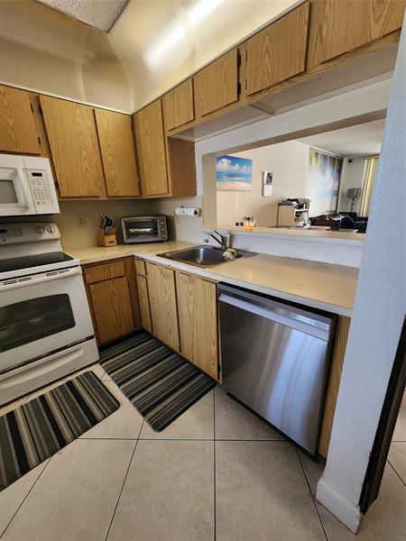 Image 28 of 32 For 11358 Taft St  11358