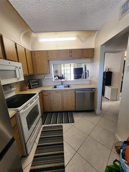 Image 29 of 32 For 11358 Taft St  11358