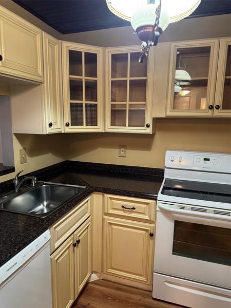 Image 15 of 30 For 3774 Inverrary Blvd  106p