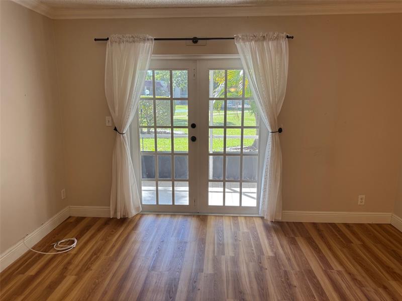 Image 8 of 30 For 3774 Inverrary Blvd  106p