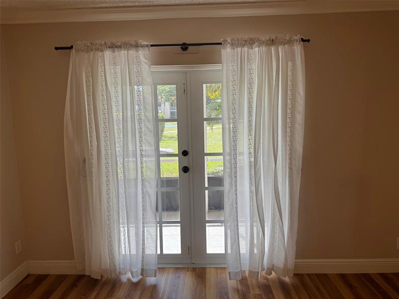 Image 9 of 30 For 3774 Inverrary Blvd  106p