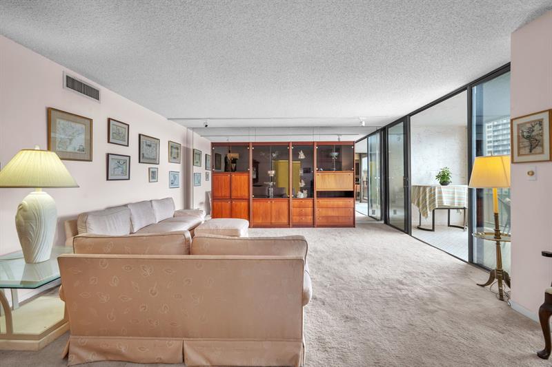 Image 11 of 49 For 936 Intracoastal Drive  3e
