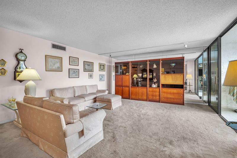 Image 12 of 49 For 936 Intracoastal Drive  3e