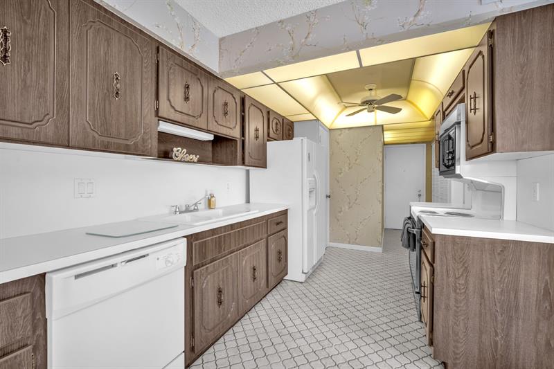 Image 14 of 49 For 936 Intracoastal Drive  3e