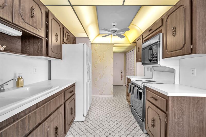 Image 15 of 49 For 936 Intracoastal Drive  3e