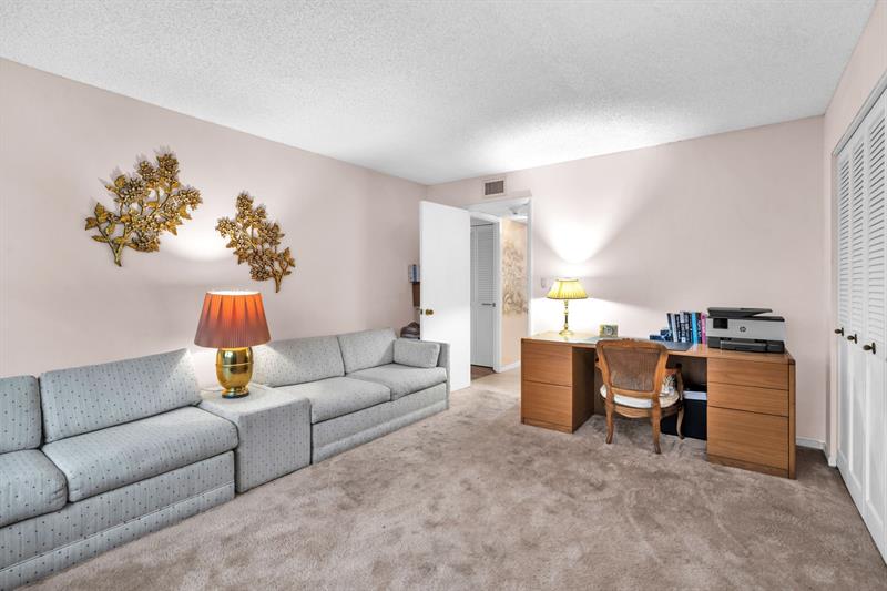 Image 21 of 49 For 936 Intracoastal Drive  3e