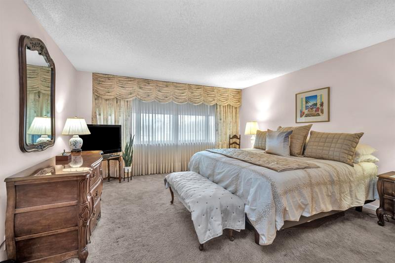 Image 23 of 49 For 936 Intracoastal Drive  3e