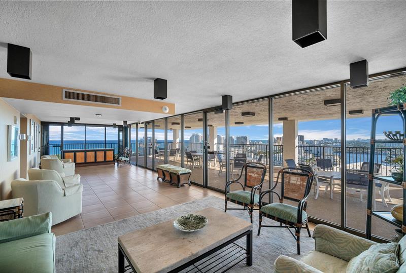Image 34 of 49 For 936 Intracoastal Drive  3e