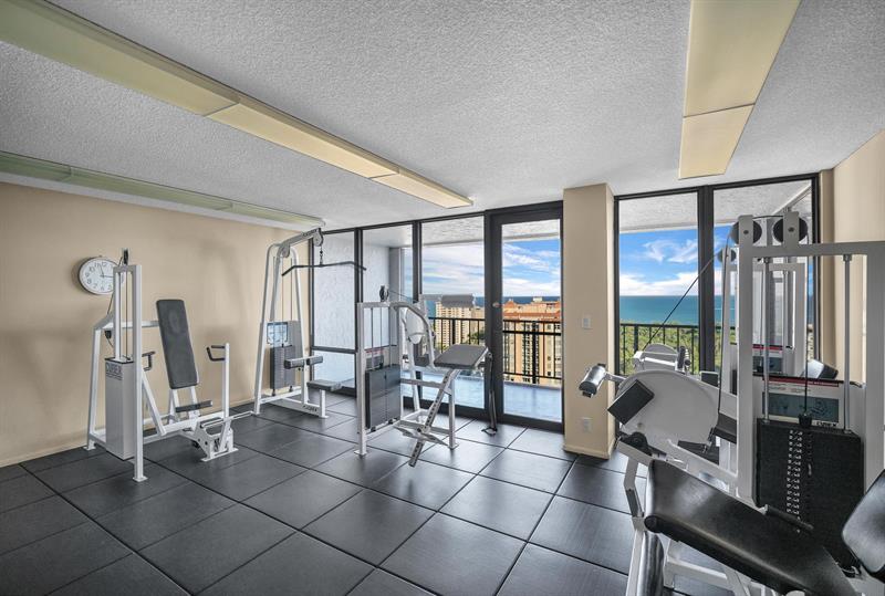 Image 37 of 49 For 936 Intracoastal Drive  3e
