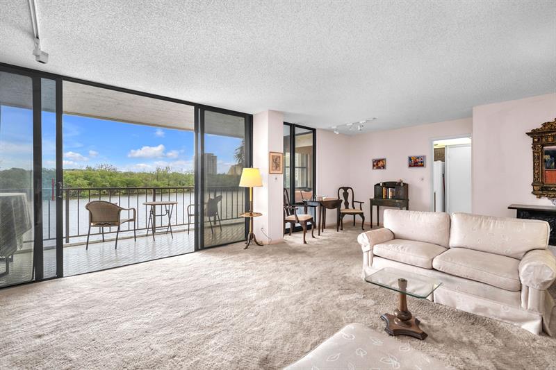 Image 4 of 49 For 936 Intracoastal Drive  3e