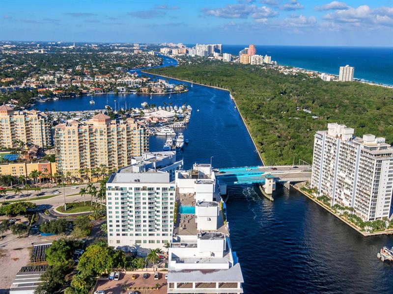 Image 43 of 49 For 936 Intracoastal Drive  3e