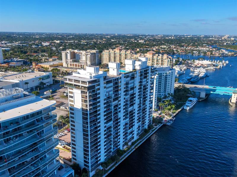 Image 44 of 49 For 936 Intracoastal Drive  3e