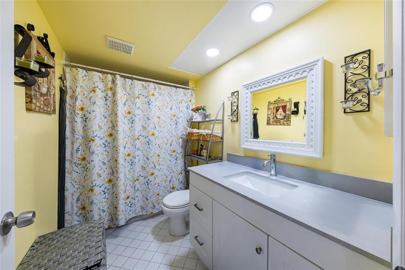 Image 18 of 35 For 550 137th Ave  104l