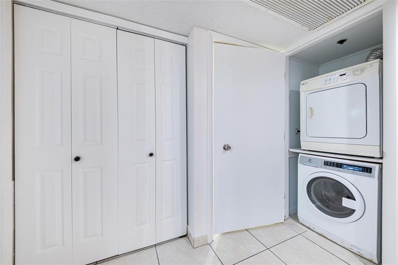 Image 19 of 35 For 550 137th Ave  104l