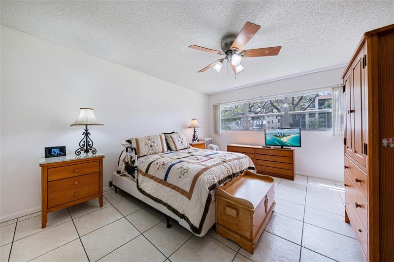 Image 31 of 35 For 550 137th Ave  104l