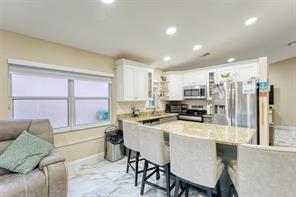 Image 22 of 38 For 6790 69th Ct