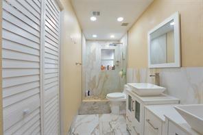 Image 33 of 38 For 6790 69th Ct