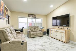 Image 7 of 38 For 6790 69th Ct