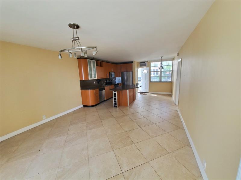 Image 19 of 31 For 1200 Fort Lauderdale Beach Blvd  10