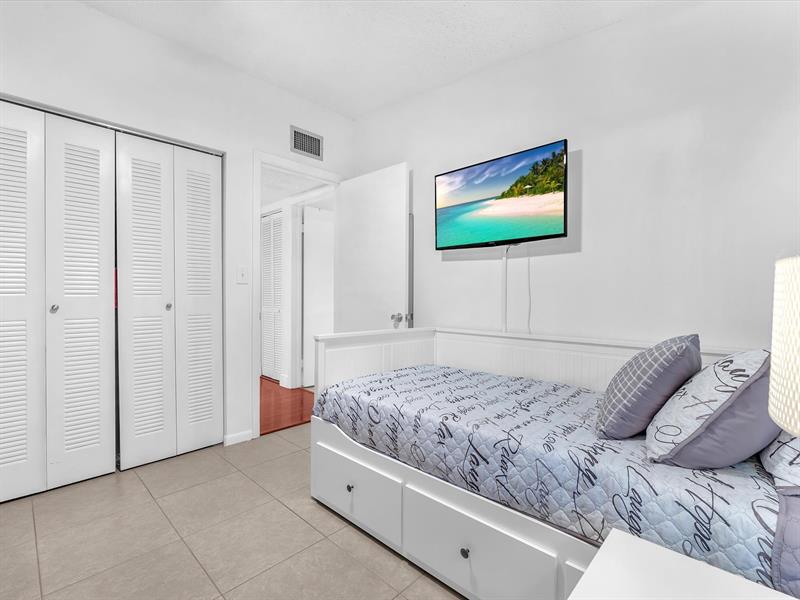 Image 30 of 39 For 7164 Ashmont Cir  204