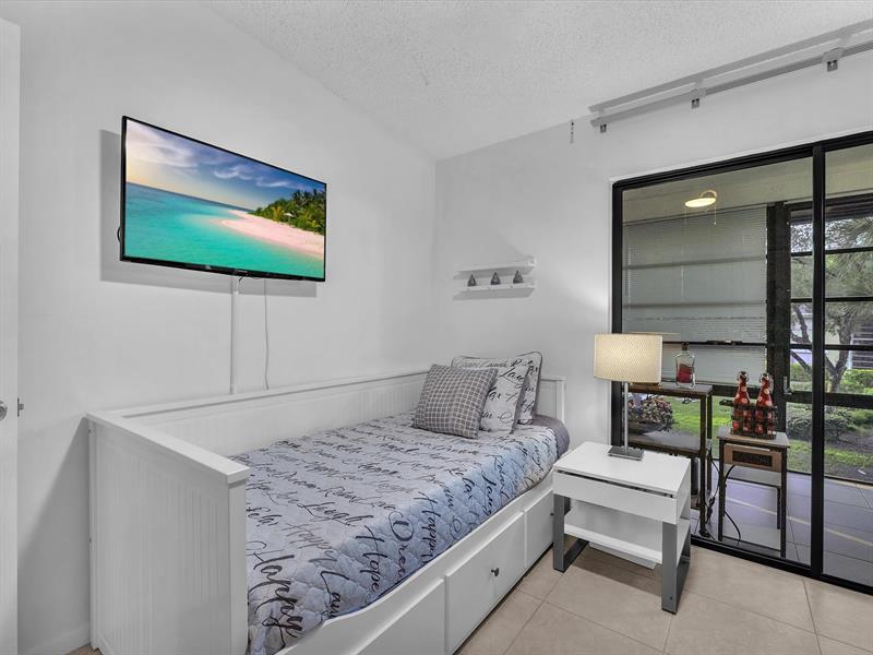 Image 31 of 39 For 7164 Ashmont Cir  204