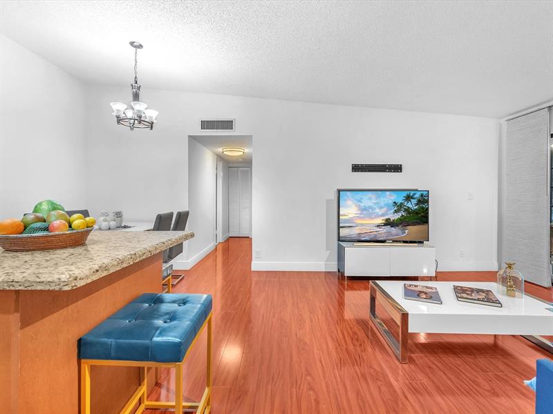 Image 5 of 39 For 7164 Ashmont Cir  204