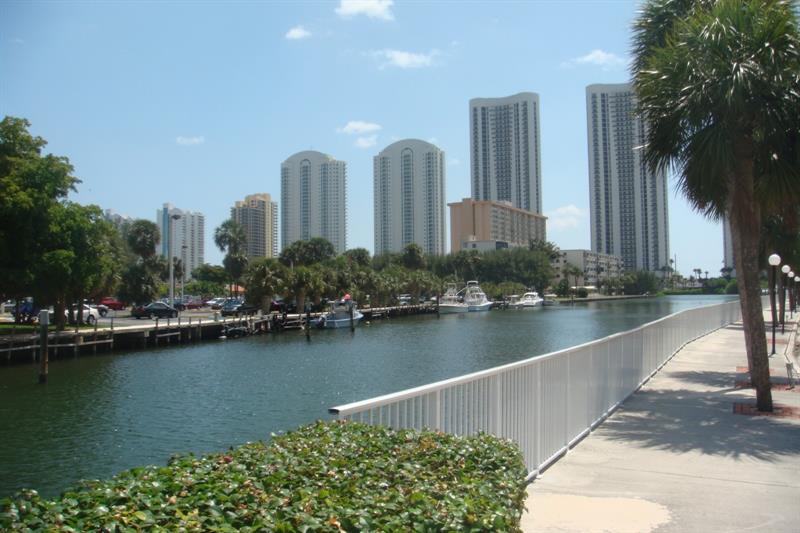 Image 21 of 21 For 500 Bayview Dr  1717