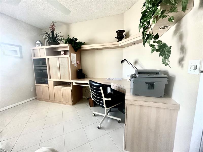 Image 11 of 30 For 5379 Verona Dr  E