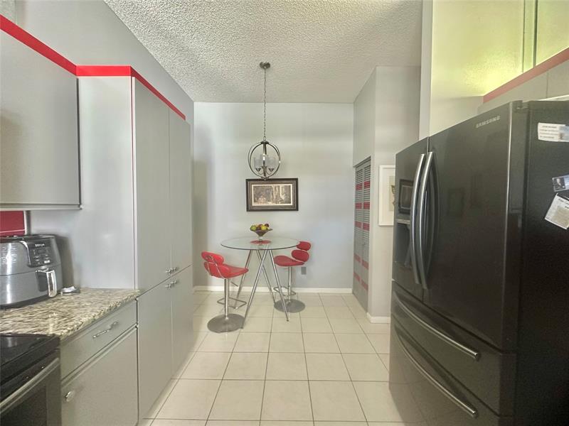 Image 4 of 30 For 5379 Verona Dr  E