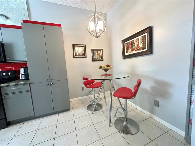 Image 6 of 30 For 5379 Verona Dr  E
